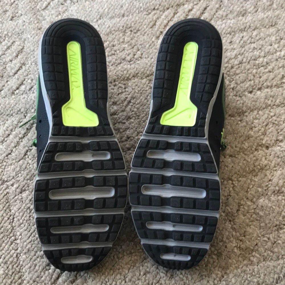 Nike men’s sneakers - Picture 3 of 4